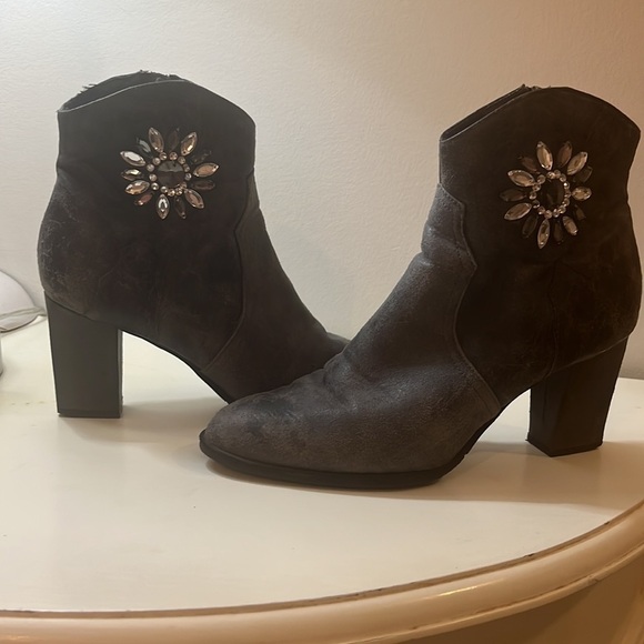 New York Transit gray ankle boots bejeweled side zipper size 7.5 block heel - Picture 2 of 5
